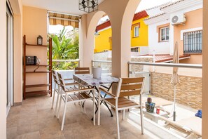 Outdoor dining - Holiday Home "Villa Palomas" with Private Pool & Wi-Fi (NERJA)