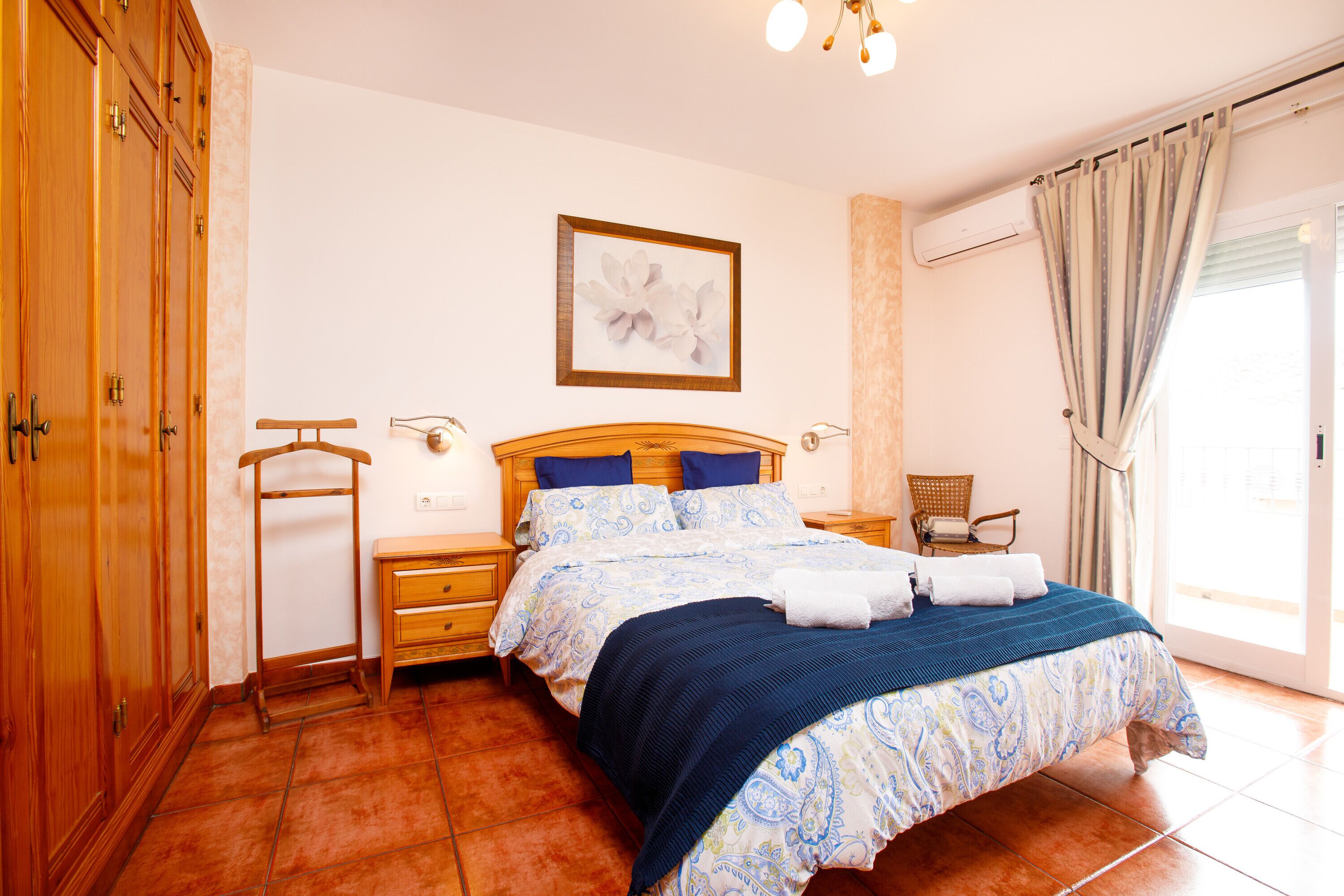 3 chambres, fer et planche à repasser, Wi-Fi gratuit, draps fournis