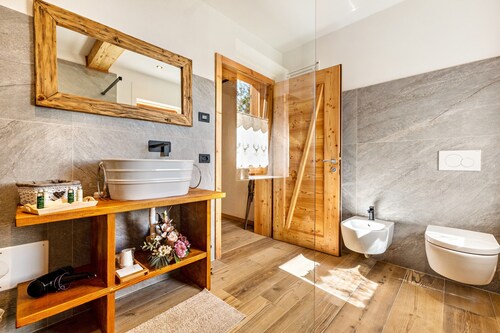 Chalet „Baita Cisina“ mit Bergblick, privater Terrasse und WLAN
