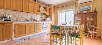 Apartment 'Meizon Sicilia' with Balcony, Wi-Fi and Air Conditioning