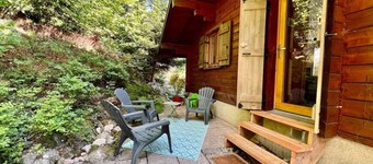 Chalet "Entierement Rénové au Calme" with Mountain View, Private Terrace & Wi-Fi