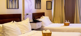 Deluxe Family room in Tagaytay with Taal lake view