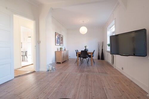 Spacious 2-Bed Apartment in Aalborg