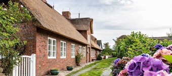 Holiday Home 'Skriiwers Hüüs' with Private Terrace and Wi-Fi