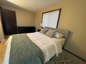 2 bedrooms, iron/ironing board, free WiFi, bed sheets