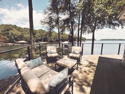 Loft at LKN- Private Dock, Hot Tub, Fire Pit