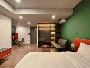 Desk, laptop workspace, blackout curtains, soundproofing - TUK TAK SPACES (Da Nang)