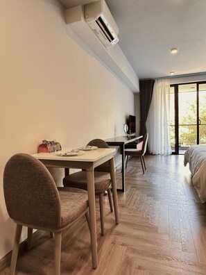 In-room dining - TUK TAK SPACES (Da Nang)