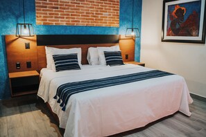 Traditional Room | 1 bedroom, in-room safe, free WiFi, bed sheets - Hotel Casa Puga (Oaxaca)