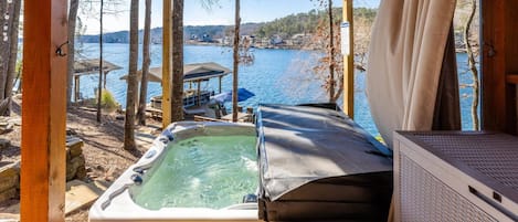 مغطس سبا خارجي