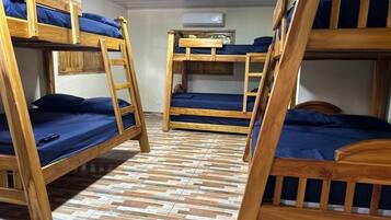 5 chambres, bureau, Wi-Fi, draps fournis