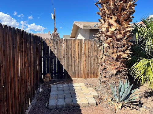 SUMMER GETAWAY PET FRIENDLY Colorado River Close 3Br2Ba, Fenced Yard! SNOWBIRDS 