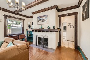 Smart TV, books, offices