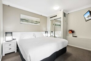 1 chambre, bureau, fer et planche à repasser, Wi-Fi