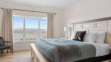 10 bedrooms, desk, iron/ironing board, travel crib