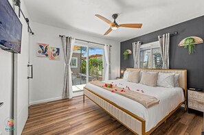 5 bedrooms, desk, iron/ironing board, travel crib