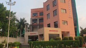 A hotel with multiple floors, named 'Hotel Sir Nath Hall', featuring a 'Darbar Hall' and 'Milan Hall'. - Hotel Shrinath Palace (Jhansi)