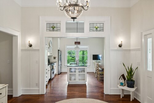 King Beds|Pets Welcome|Historic Queen Anne Cottage