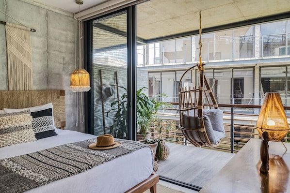 2 habitaciones, escritorio, tabla de planchar con plancha y wifi 