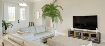Grill-Chill-Splash: Your Port Charlotte Paradise!