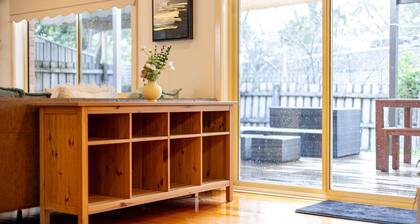 Double story TH 3BRM Glen Waverley Parking Netflix