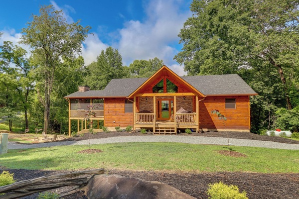 Mineral Bluff Vacation Rental | 3BR | 2.5BA | 2,600 Sq Ft | 3 Steps to Enter