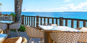 Outdoor dining - Ocean Suites at One Pacific Residence - Mactan Newtown

 (Lapu-Lapu City)