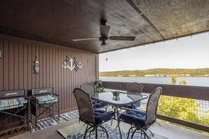Outdoor dining - Knolls 0213 - Two Bedroom Apartment, Sleeps 6 (Osage Beach)