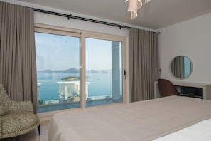 6 habitaciones, tabla de planchar con plancha, wifi y ropa de cama