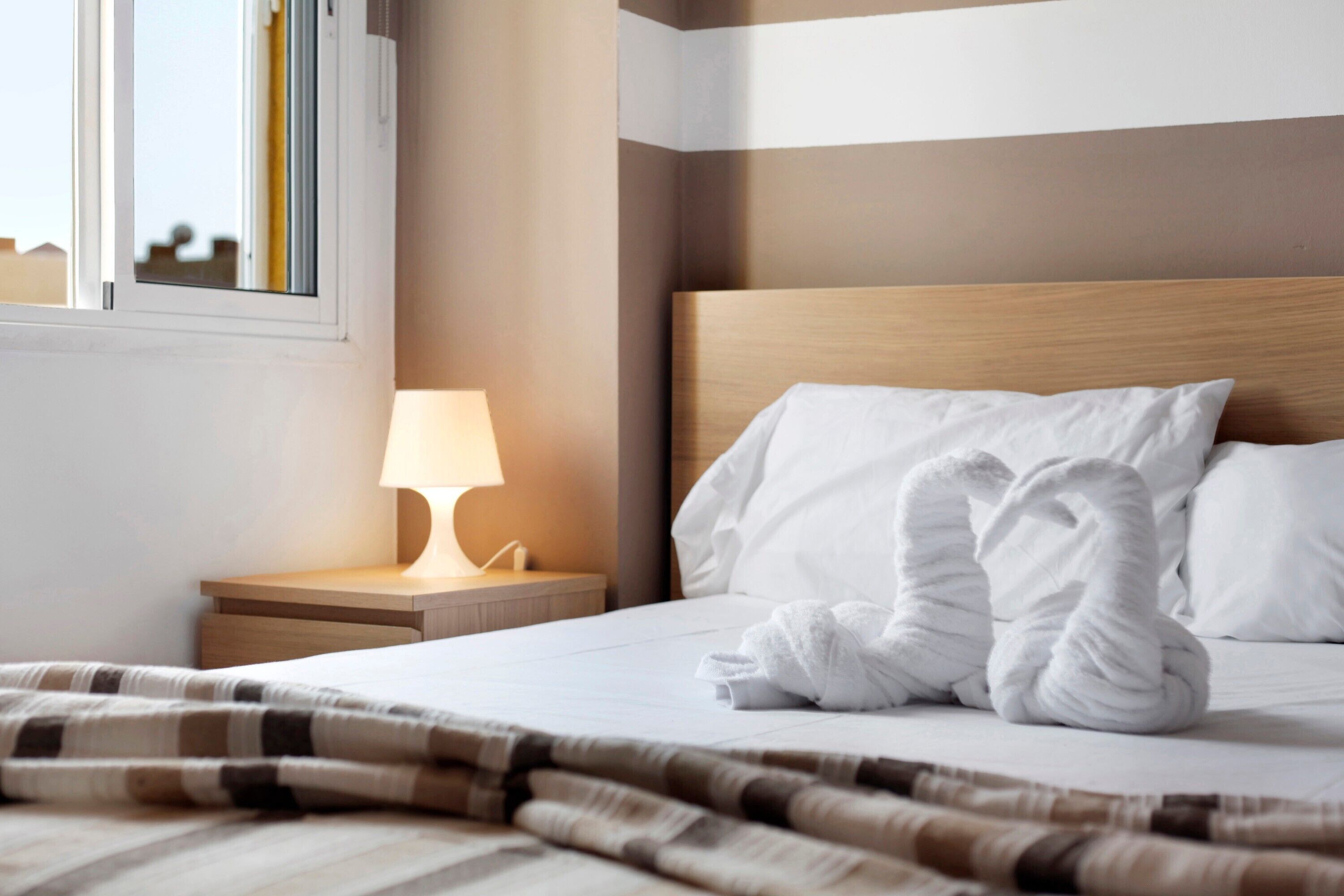 3 室のベッドルーム、アイロン / アイロン台、WiFi (無料)、ベッドシーツ