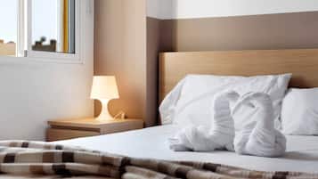 3 室のベッドルーム、アイロン / アイロン台、WiFi (無料)、ベッドシーツ