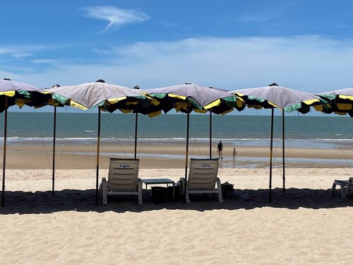 Family-sized townhouse, a few minutes walk to Cha-am beach and restaurants. 