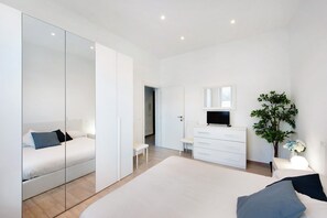 2 habitaciones, tabla de planchar con plancha y wifi gratis 