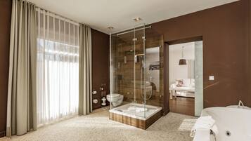 Doppia Deluxe | Bagno | Set di cortesia gratuito, asciugacapelli, asciugamani, sapone