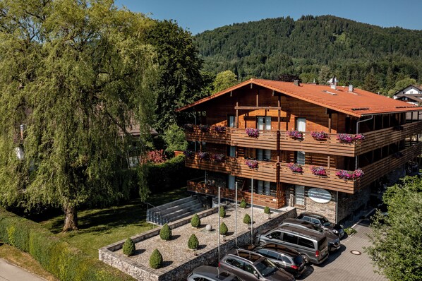 Front of property - Hotel Villa Lago (Bad Wiessee)