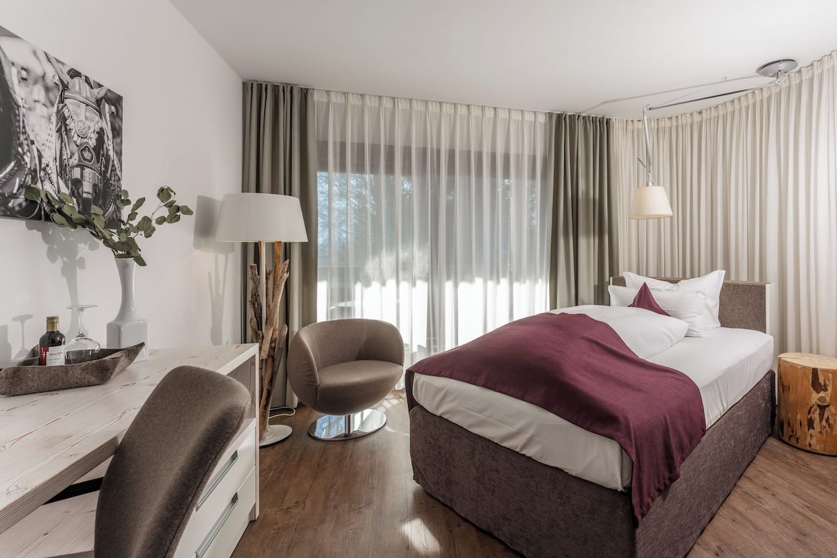 Habitación individual de diseñador | 1 habitación y ropa de cama de alta calidad