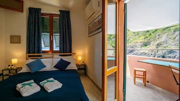 1 bedroom, free WiFi, bed sheets