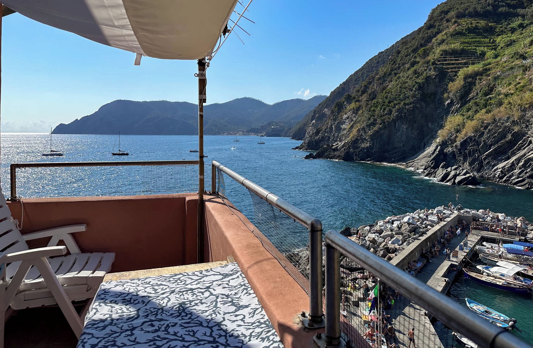 Balcony with awning and sea view