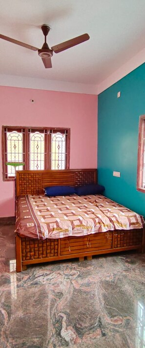 4 Schlafzimmer, Bügeleisen/Bügelbrett, WLAN, Bettwäsche