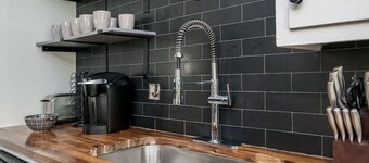 Modern Lodge Home near Downton w/Hot Tub