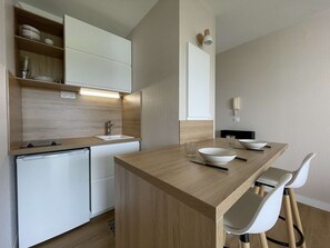 Fridge, microwave, coffee/tea maker, toaster