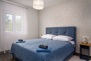 3 Schlafzimmer, Zimmersafe, Schreibtisch, Bügeleisen/Bügelbrett