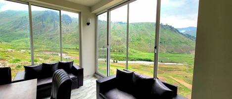 ロビー応接スペース