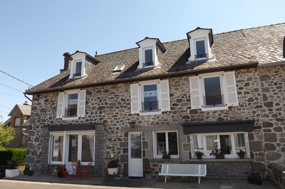 Gite Pleaux-Loupiac, 3 bedrooms, 6 persons