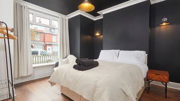 4 bedrooms, iron/ironing board, free WiFi