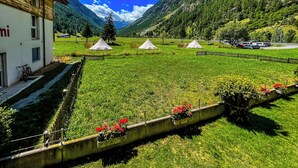 Property grounds - Studio & Panorama Near Zermatt! (Taesch)