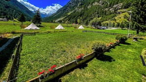 Property grounds - Studio & Panorama Near Zermatt! (Taesch)