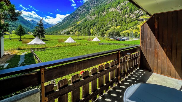 Property grounds - Studio & Panorama Near Zermatt! (Taesch)