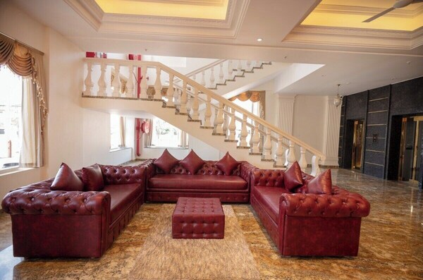 Hotel Utsav Square - Latur
