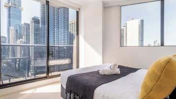 Deluxe Apartment | 2 bedrooms, desk, laptop workspace, iron/ironing board